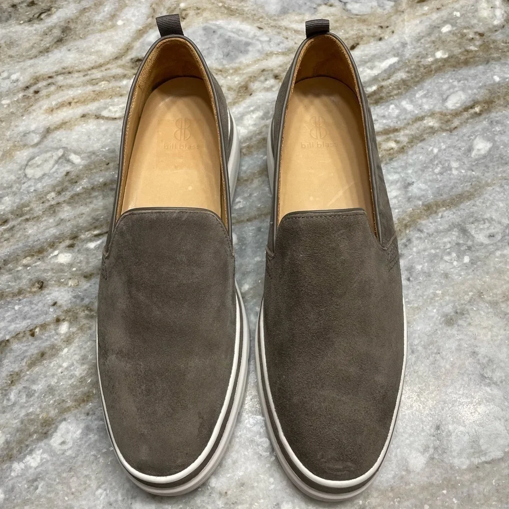 BILL BLASS Sutton Suede Sneaker in Cement Size 9.5